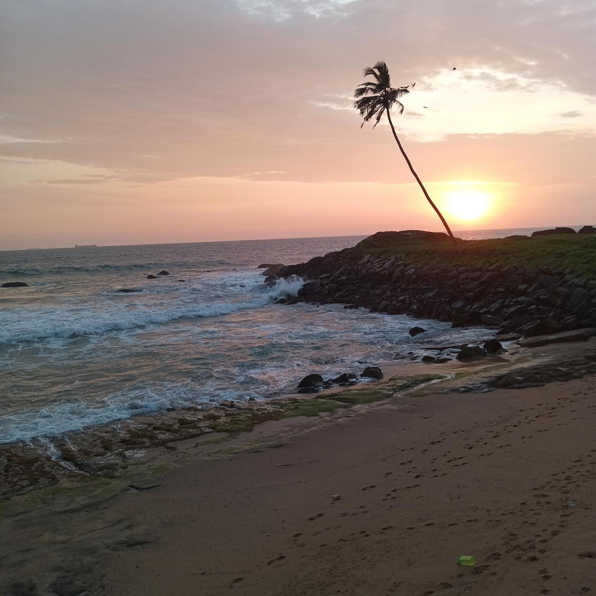 Sunset Beach Villa Galle Buitenkant foto